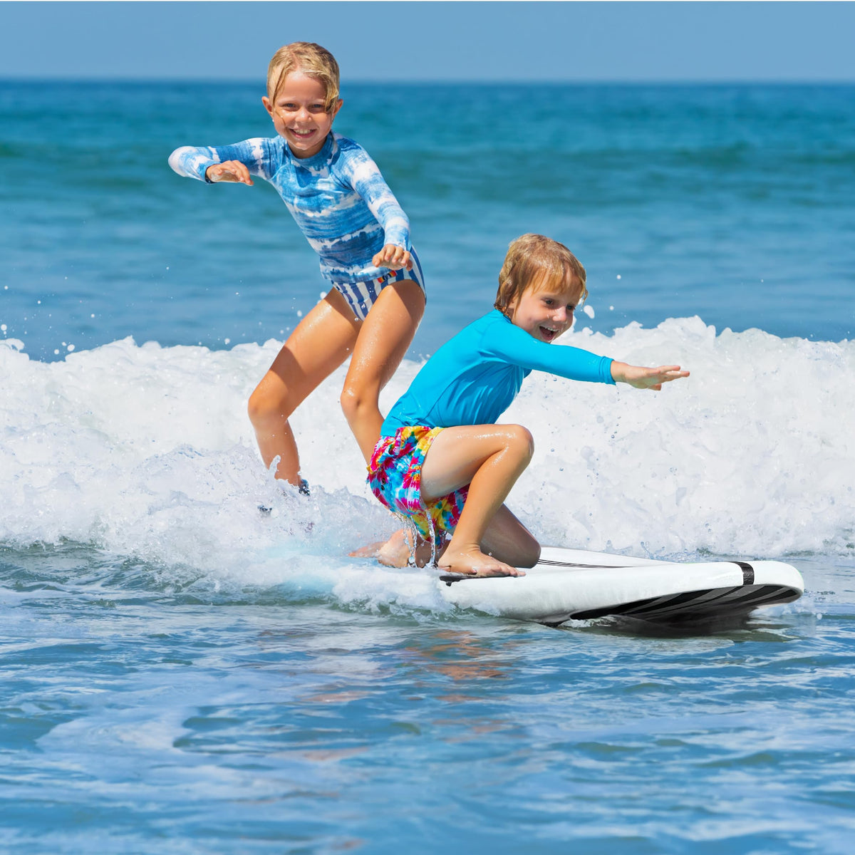 FLOWBOARD Surfboard Softboard Foam - Include (3) Fins 6’ Foot Leash and (2) Wood Stringers Inside Board Availalable in 6' and 7' Short Board and 8' Longboard